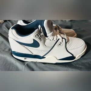 Nike Air Flight FQ8256-001 White and Navy Low-Top Kids Sneakers Size 6.05